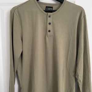 Cuts split hem long sleeve Henley in large